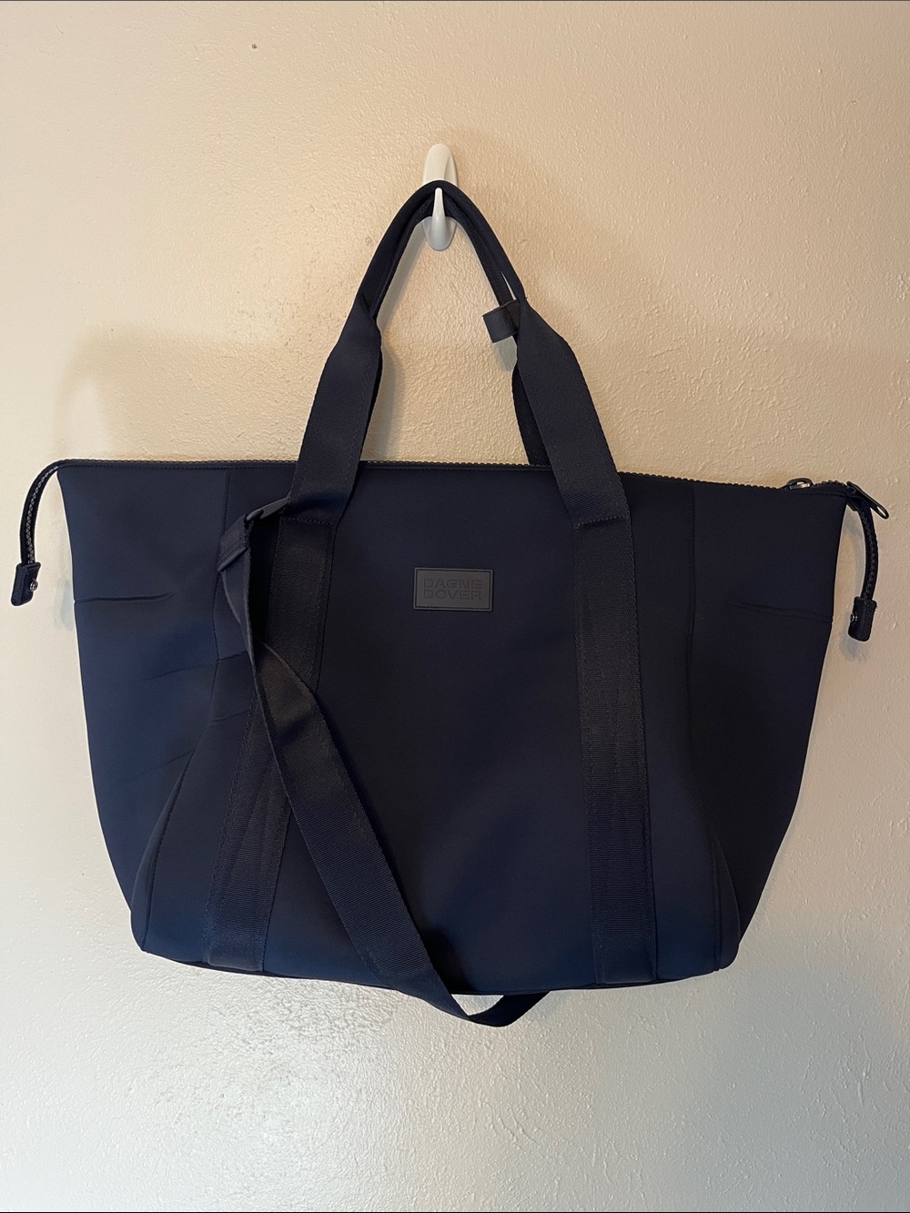 DAGNE DOVER LANDON NEOPRENE CARRYALL BAG NAVY
